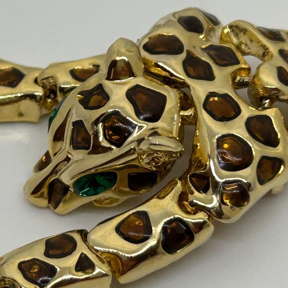 Vintage Gold-Tone Leopard Shoulder Brooch Green Rhinestone Eyes Articulated Body - Picture 15 of 16